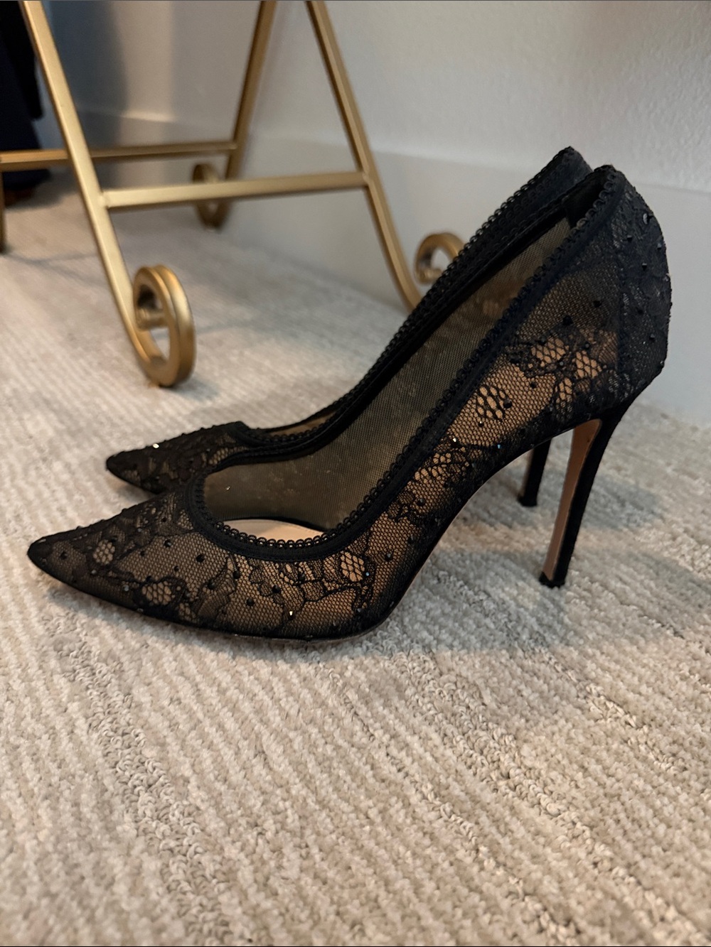 Gianvito Rossi Black Lace Pointed-Toe Pumps - Picture 3 of 5